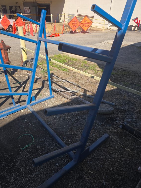 offset metal racks for pipe
