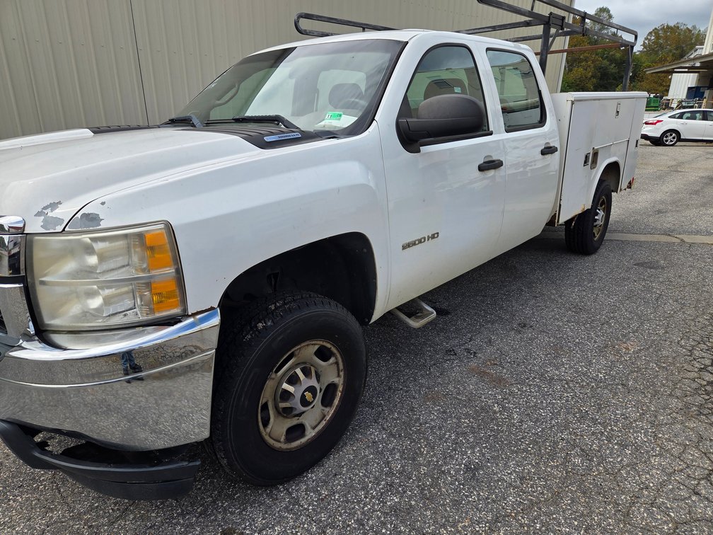 2011 Chevrolet 2500 4x4 Service Truck / VIN: 1GC1KVC86BF159439 / 328,114 miles