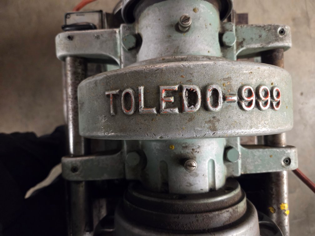 Toledo-999 pipe threader