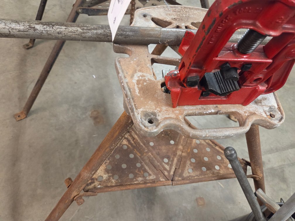 Rigid pipe vice