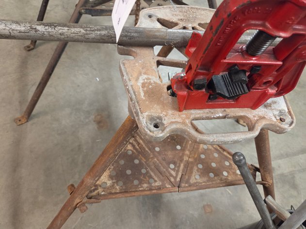Rigid pipe vice
