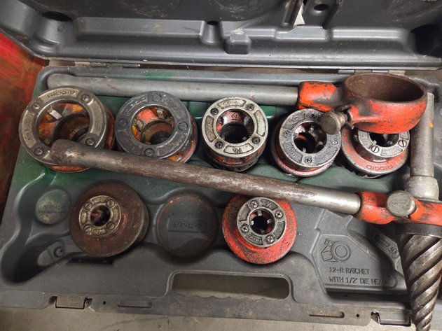 Rigid pipe threader & reamer set (2 missing)