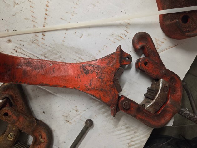 Rigid pipe clamp