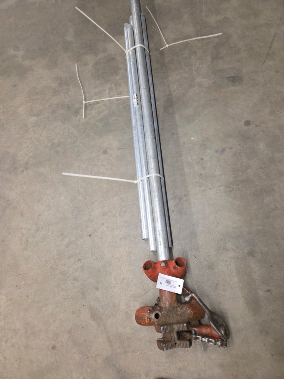 Rigid chain pipe vice with stand