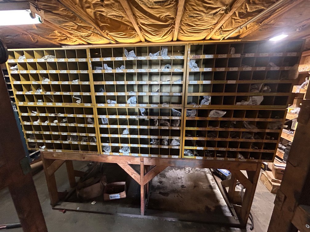 Hydraulic Fitting Shelf