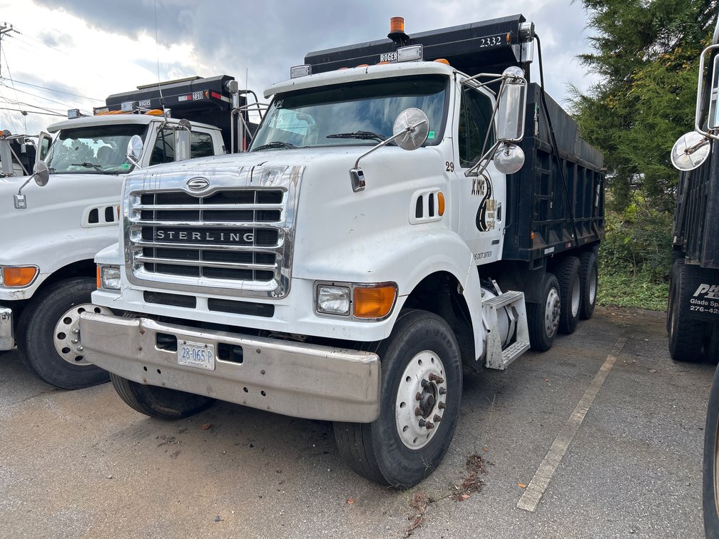 2001 Sterling L9511 Truck
