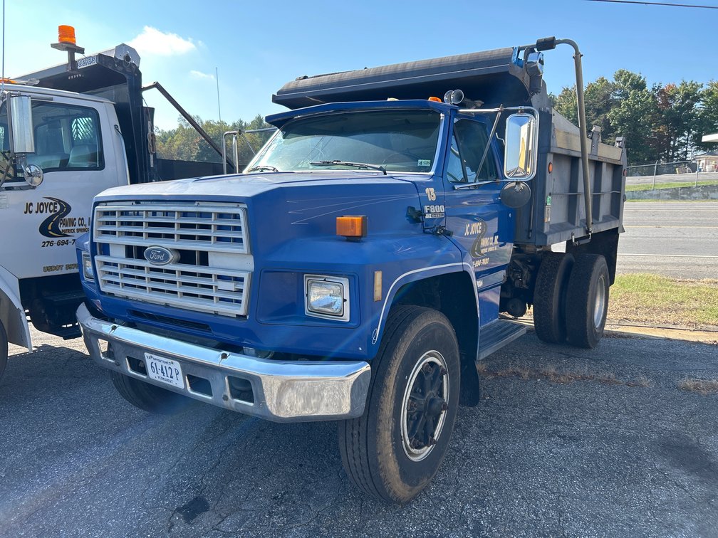 1990 Ford F800 Truck