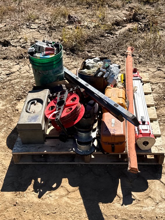 Misc. items on pallet