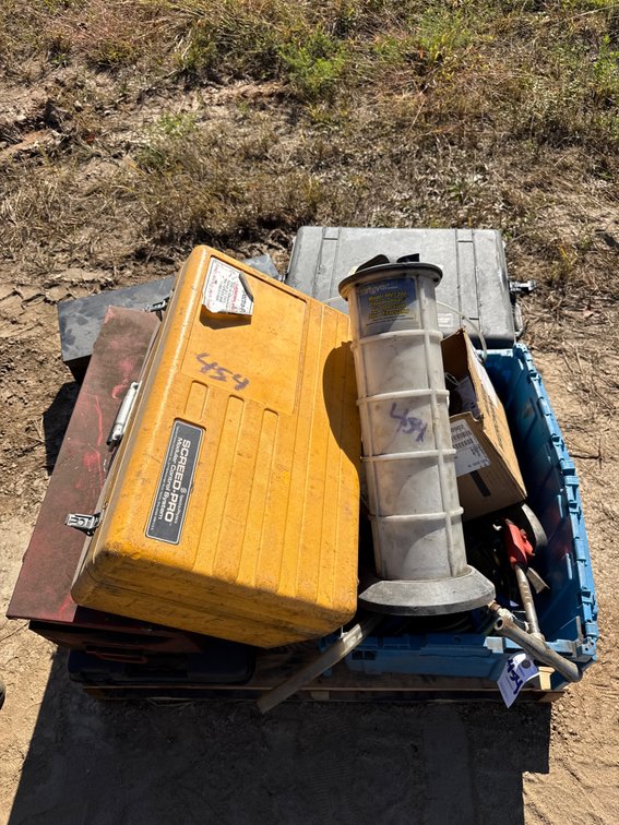 Misc. items on pallet/contents of pallet