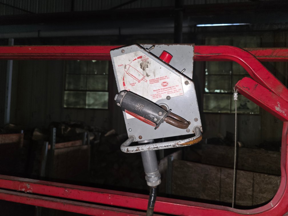 MEC 2033E5 scissor lift / hours not known