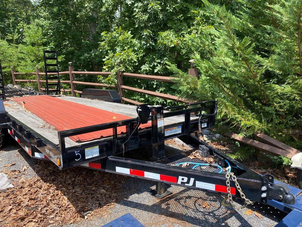 2021 PJ TRAILER WITH RAMPS-TANDEM 18'