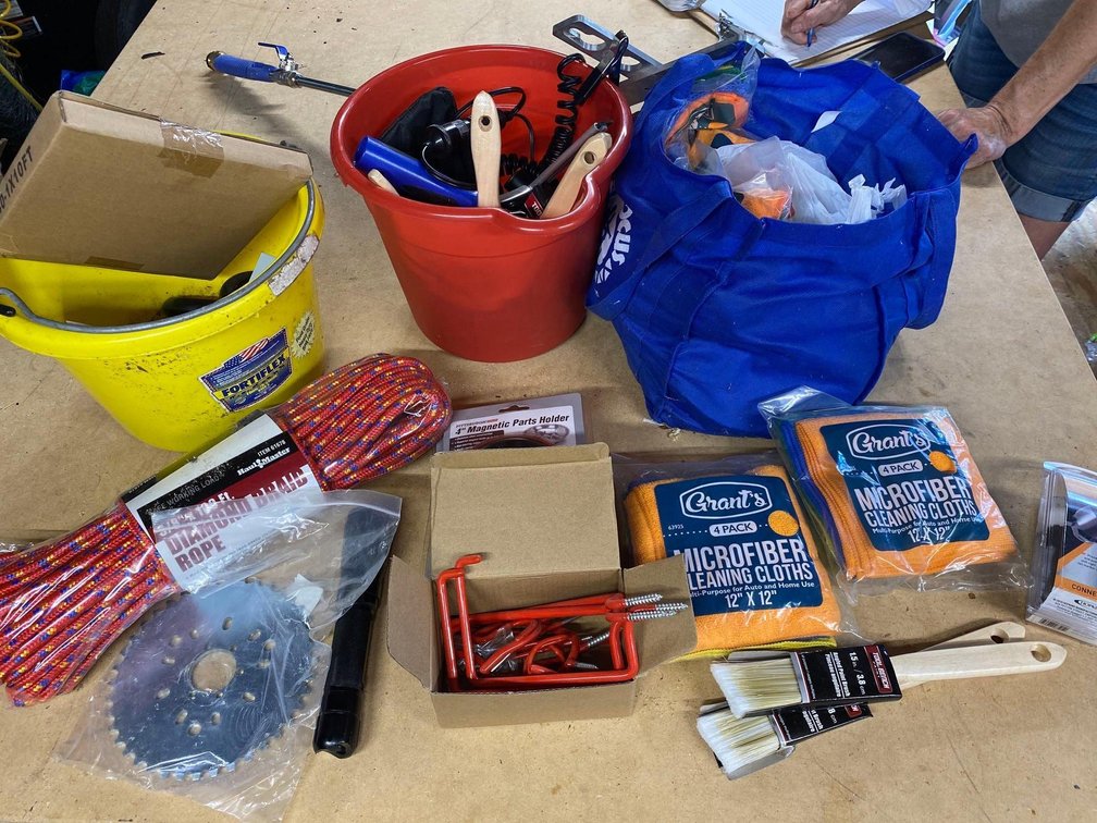 CLEAN CLOTHS-PAINT BRUSHES-PARTS HOLDERS-ROLLER CHAIN