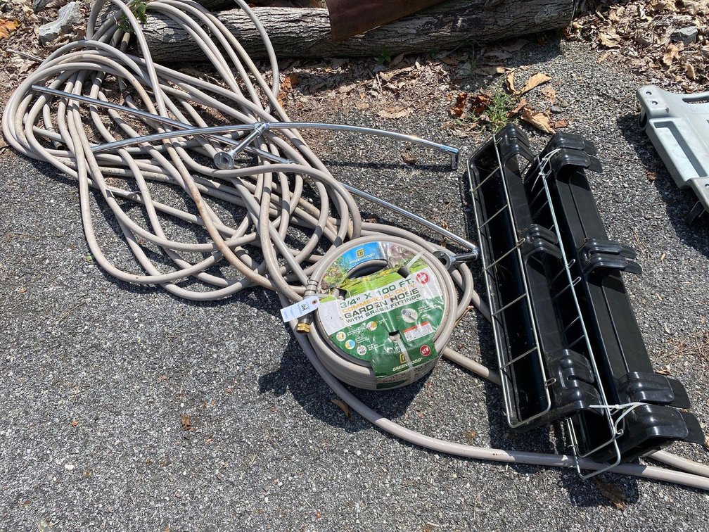 GARDEN HOSE-HOOK OVER GOAT TROUGHS