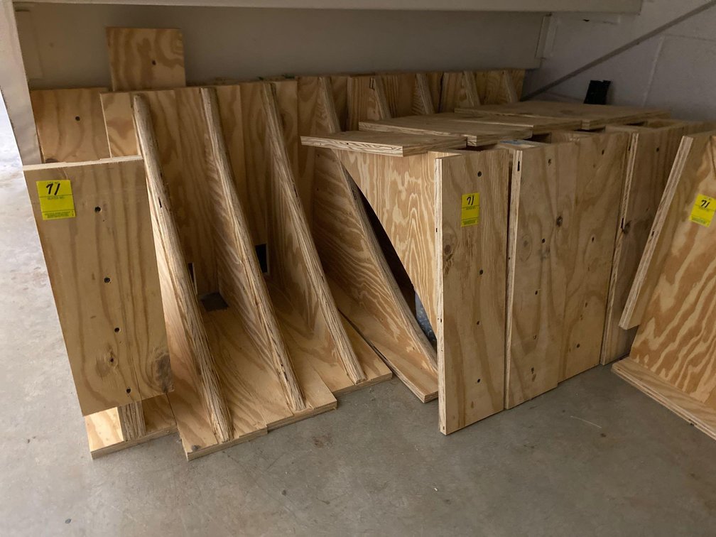 WOODEN BASES-APPROX 20