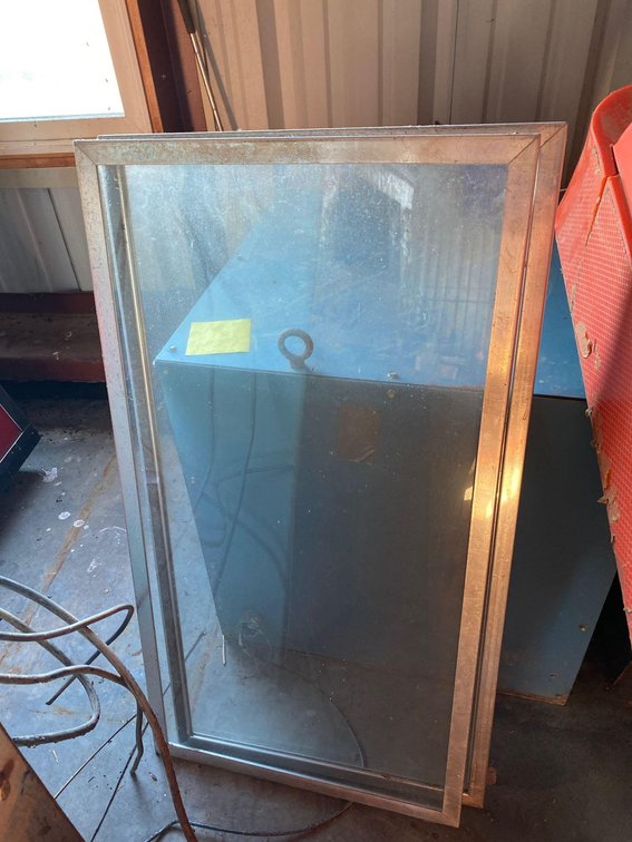 2 WINDOW SASHES