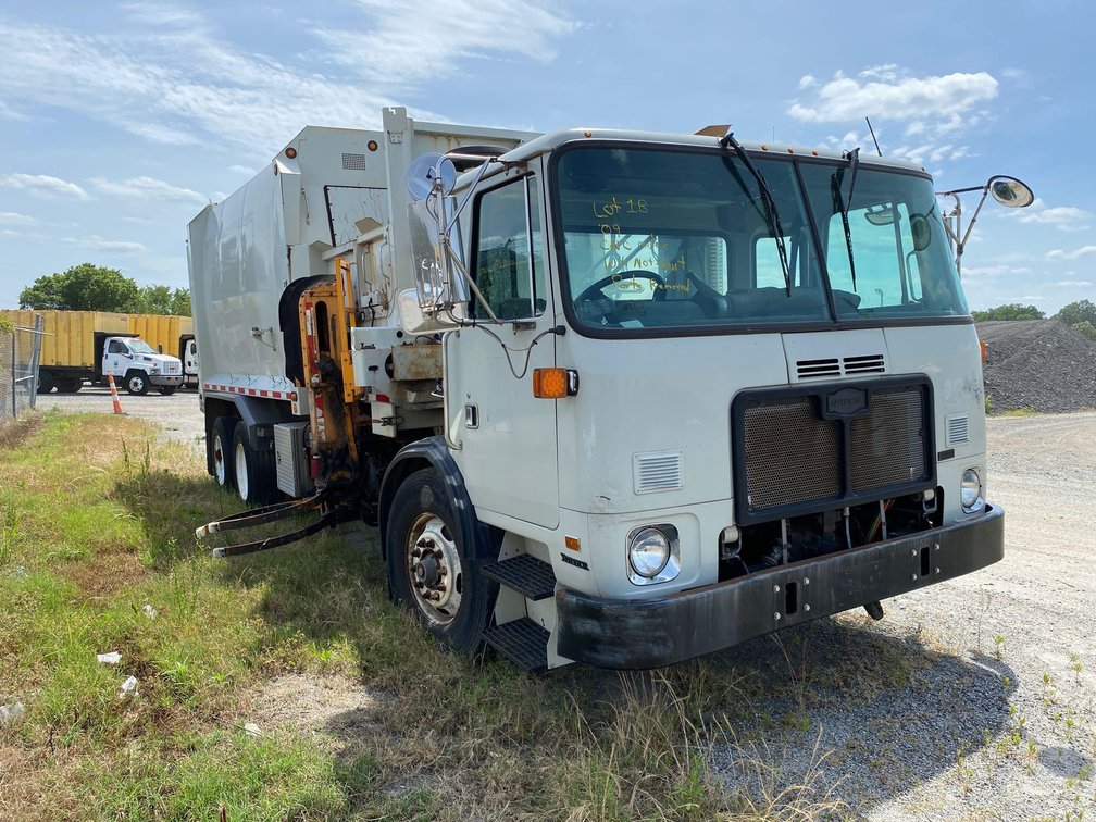 2009 EXPEDITOR/LABRIE SIDE LOADER