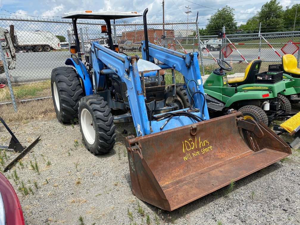 2001 NEW HOLLAND TRACTOR TN70 4WD