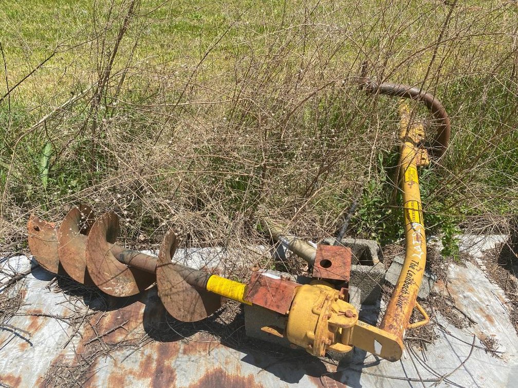 LEINBACH POST HOLE DIGGER