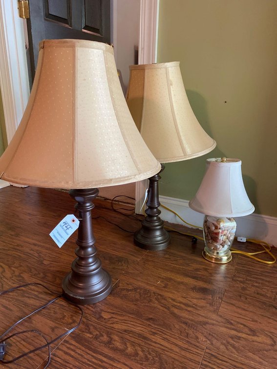 PAIR LAMPS-SHELL LAMP