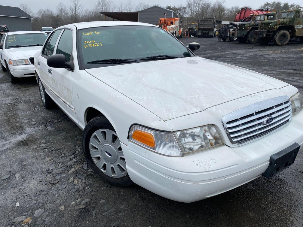 2010 FORD CROWN VICTORIA