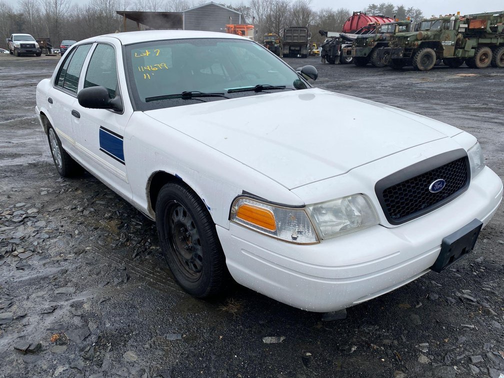 2011 FORD CROWN VICTORIA