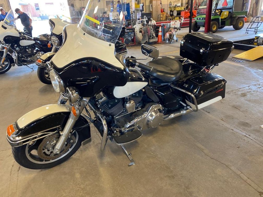 2010 HARLEY DAVIDSON MOTORCYCLE