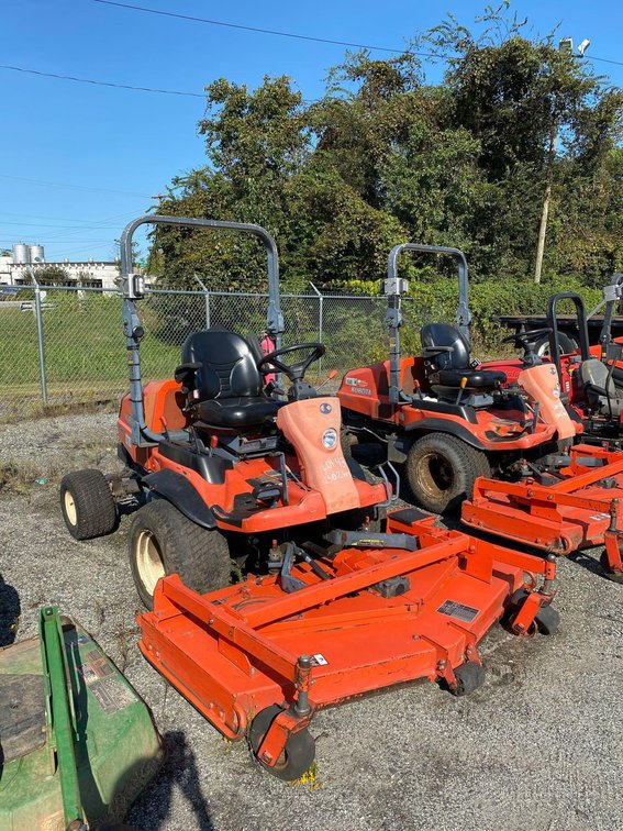 2011 KUBOTA MOWER OUT FRONT