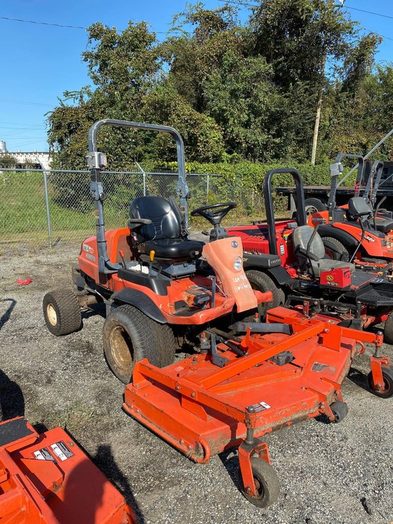 2011 KUBOTA MOWER OUT FRONT