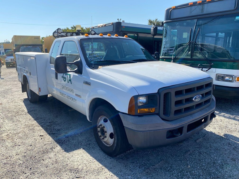 2005 FORD F-350 SERVICE TRUCK