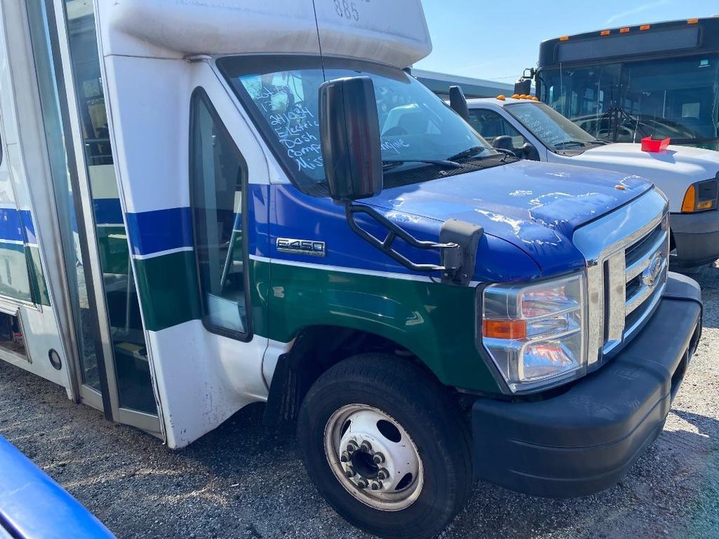 2013 FORD FORD CHAMPION CHALLENGER BUS