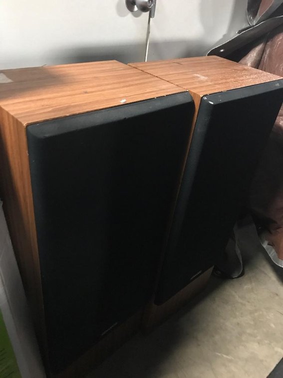 Kenwood Speakers & Lot 88