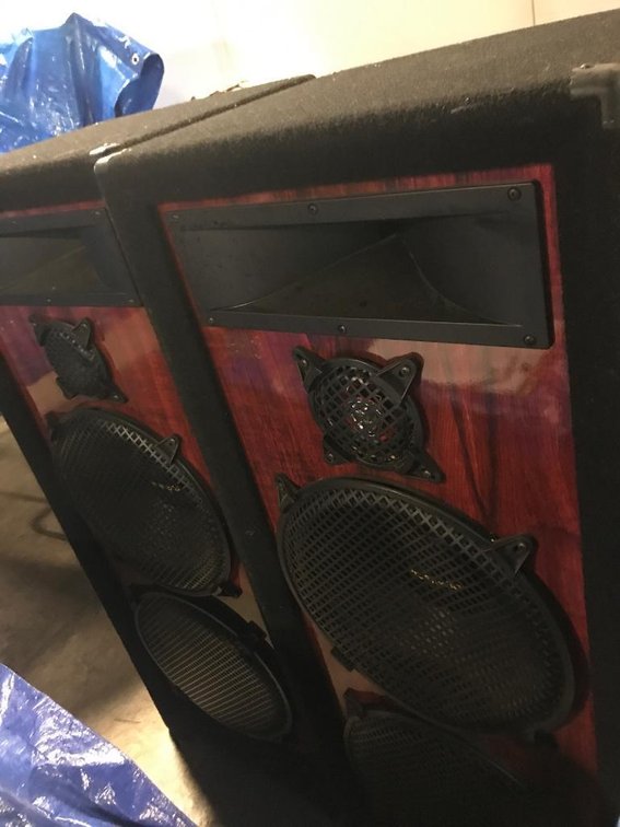 2 Pro Studio Speakers & Lot 103