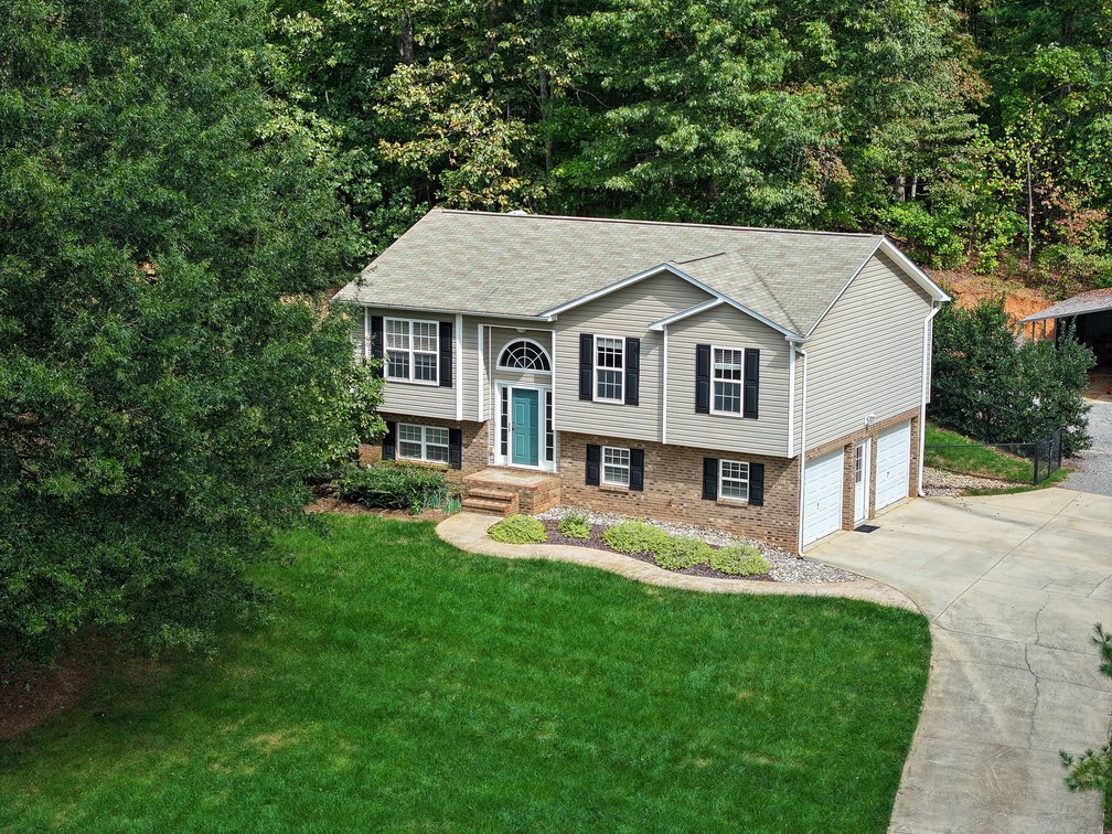 Image for Real Estate Auction - Charming 3-Bedroom Home in Woodbridge Subdivision