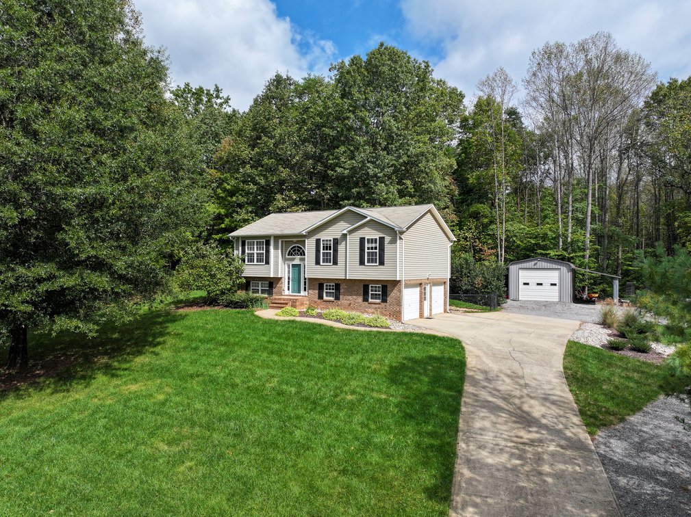 Image for Real Estate Auction - Charming 3-Bedroom Home in Woodbridge Subdivision