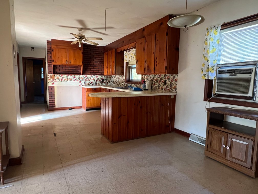 Image for Estate of The Late Jimmy Ray Newman: Ranch-Style Home with 0.7± Acre & Outbuildings