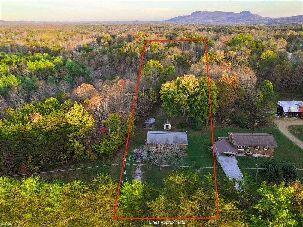 Image for Home For Sale in Pinnacle - 1210 Osborne Joyce Road