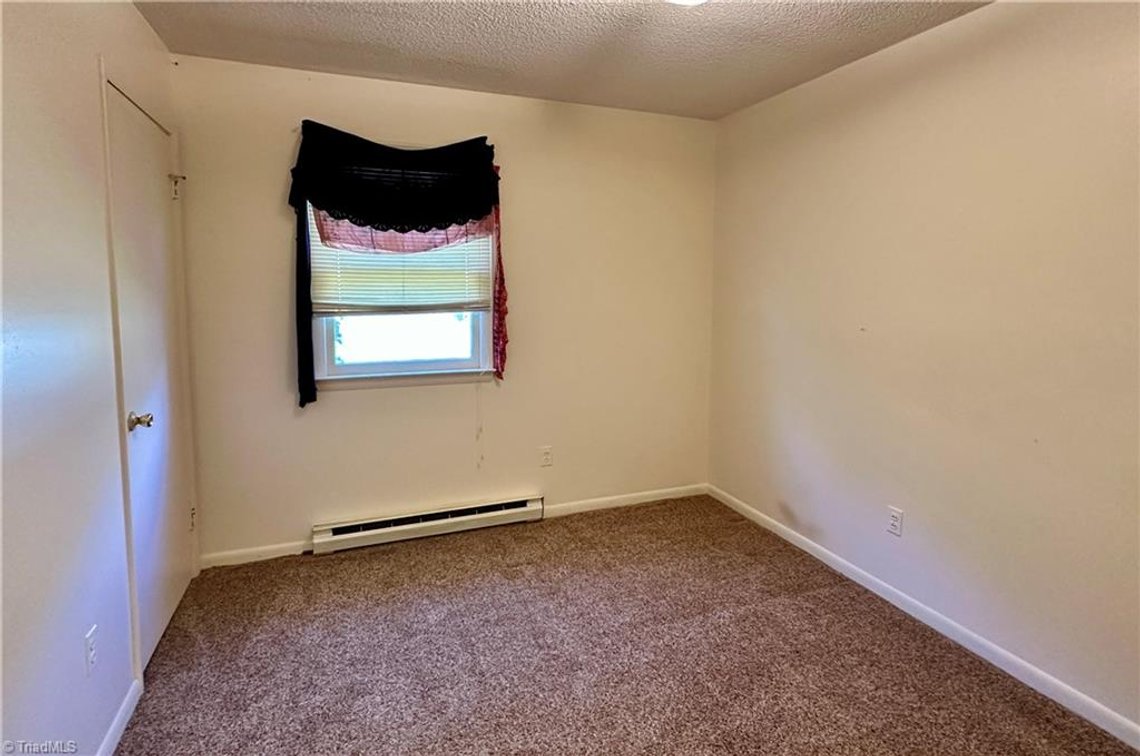 Image for Home For Sale in Pinnacle - 1210 Osborne Joyce Road