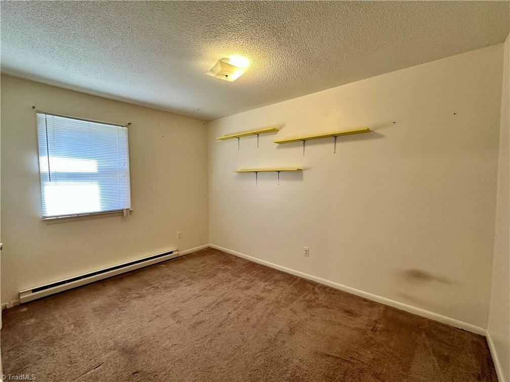 Image for Home For Sale in Pinnacle - 1210 Osborne Joyce Road