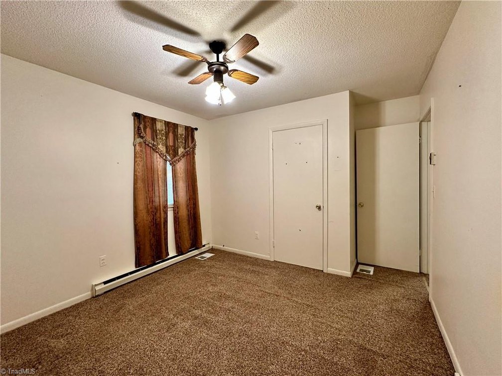 Image for Home For Sale in Pinnacle - 1210 Osborne Joyce Road