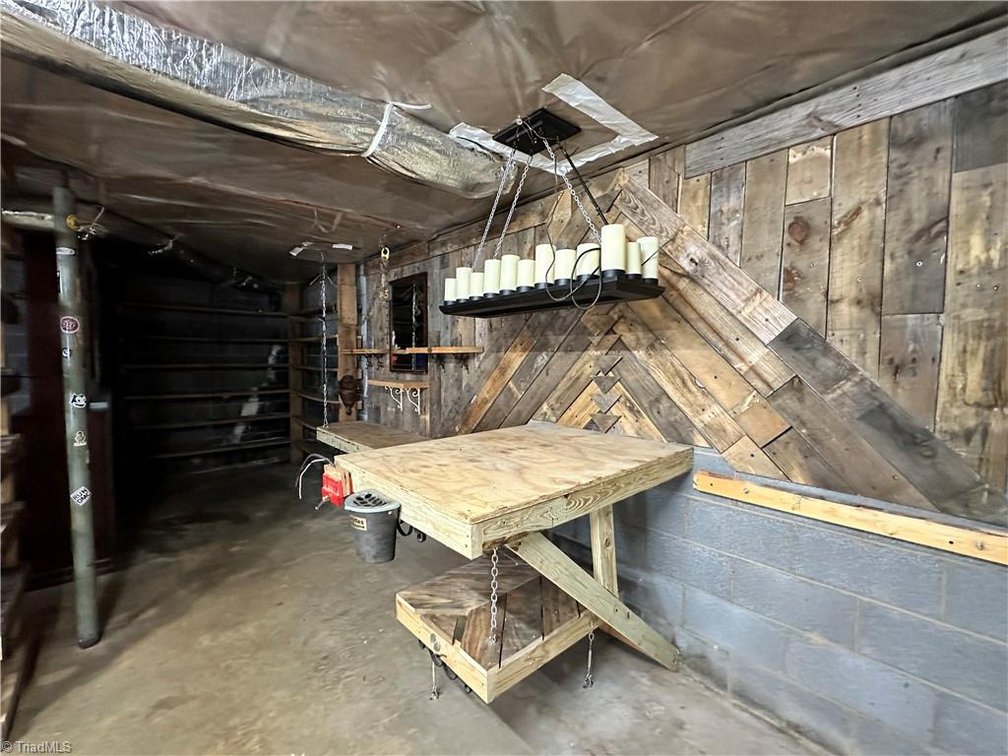 Image for Home For Sale in Pinnacle - 1210 Osborne Joyce Road