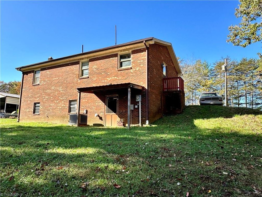Image for Home For Sale in Pinnacle - 1210 Osborne Joyce Road