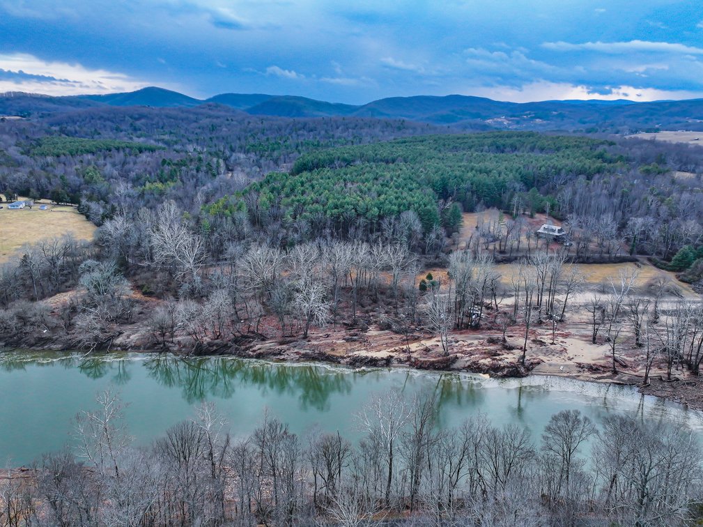 Image for New River Retreat Auction