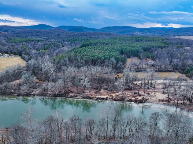New River Retreat Auction
