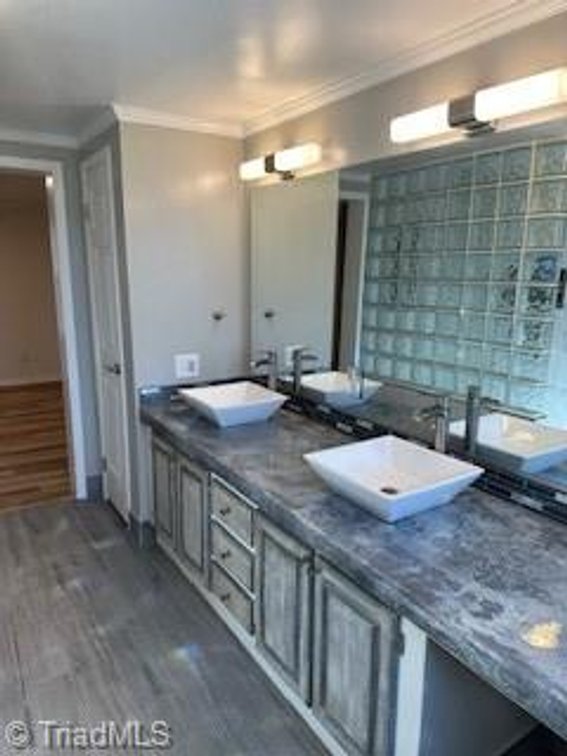 Image for Home For Sale in Pinnacle - 1125 Fox Hills Road