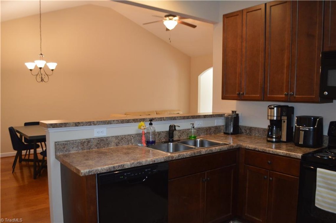 Image for Home For Sale in Winston-Salem - 1676 Preston Woods Drive