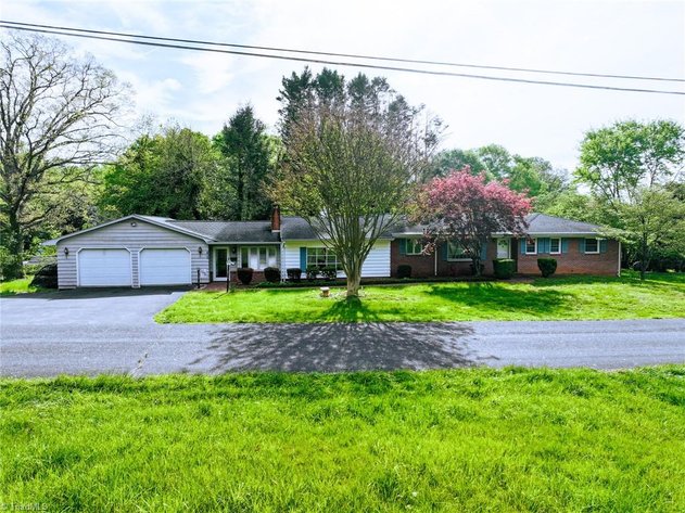 Home For Sale in Mount Airy - 1816 Gwyn Street