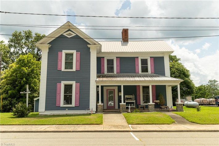 Home For Sale in Pilot Mountain - 216 E Main Street