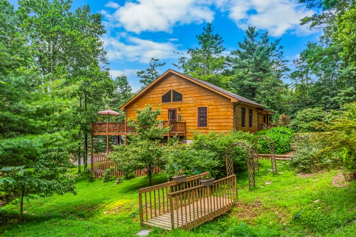 Cabin For Sale in Fancy Gap, Virginia - 212 Olympus