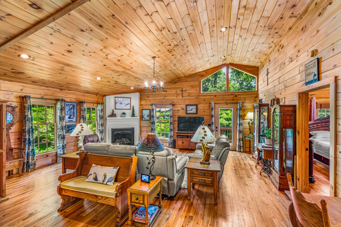 Image for Cabin For Sale in Fancy Gap, Virginia - 212 Olympus