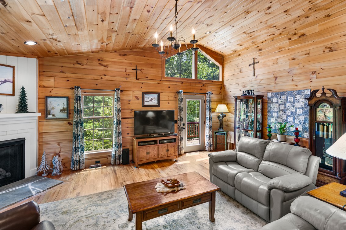Image for Cabin For Sale in Fancy Gap, Virginia - 212 Olympus